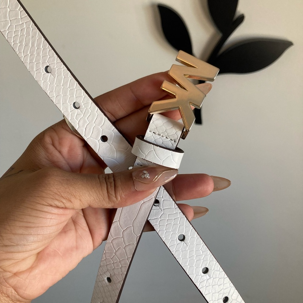 White Micheal Kors Belt With Gold Metal Hardware